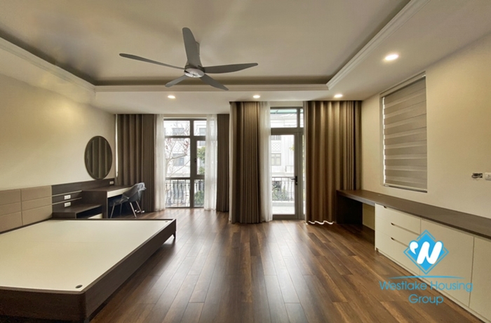 Four bedroom house for rent in Vinhome Harmony